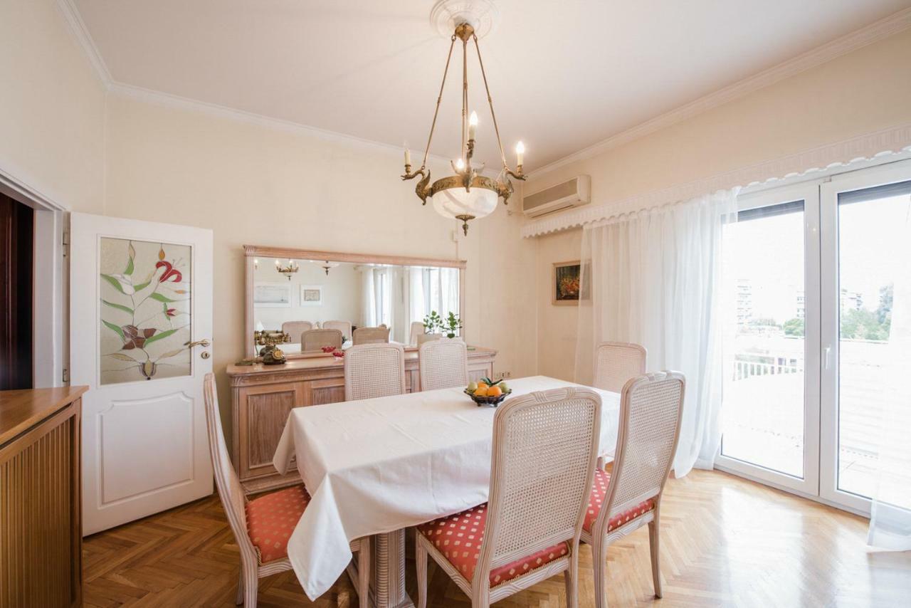 Retro Apartment At Trendy Exarcheia Athen Exterior foto