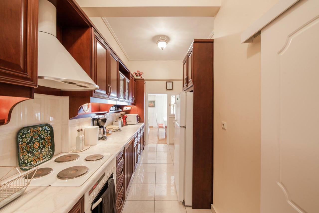 Retro Apartment At Trendy Exarcheia Athen Exterior foto